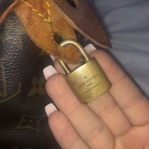 Authentic Louis Vuitton Speedy 25 in Mono